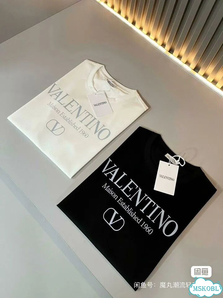 Футболка Valentino фото 1