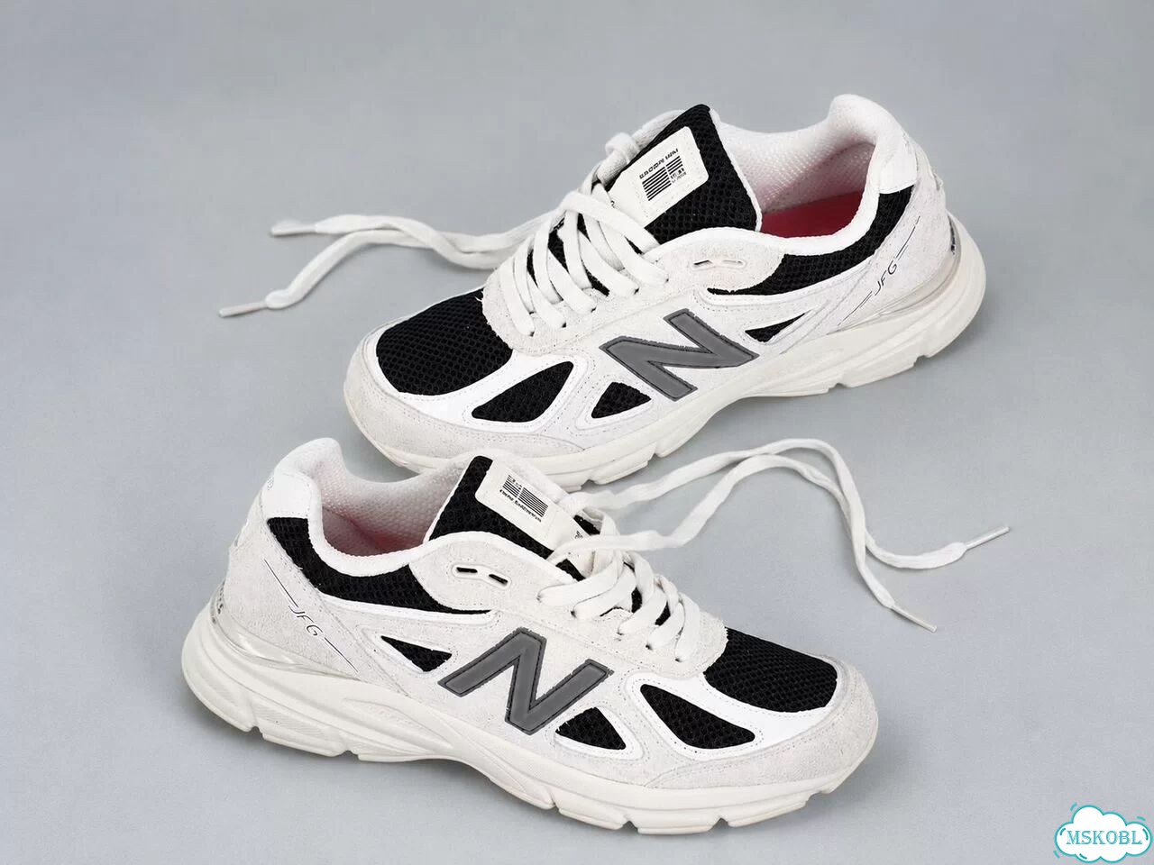 Кроссовки New Balance 990v4 white фото 3
